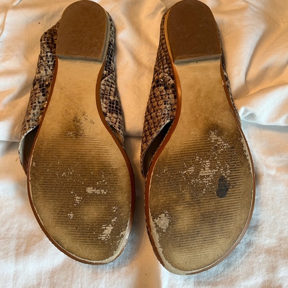 Micheal Kors flip flops sandals 8.5B - Picture 5 of 5